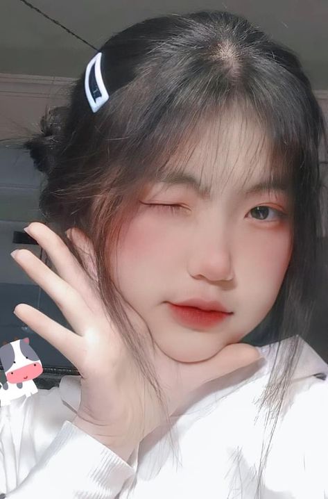 局长从后面握住我的奶